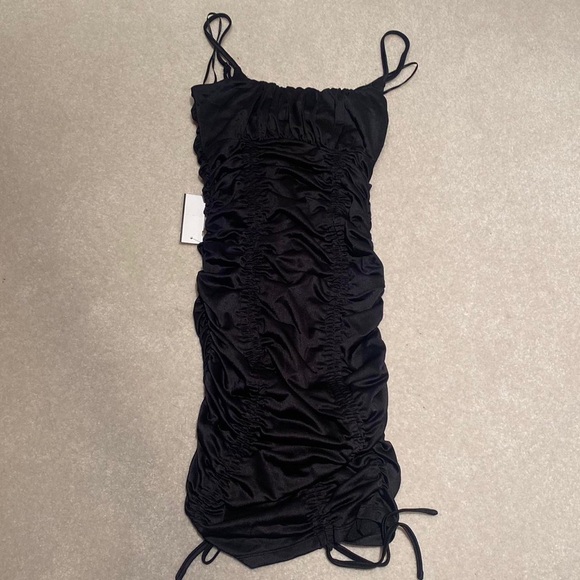 NWT Ruched Black Mini Dress Size Medium - Picture 8 of 11